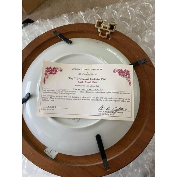 MJ Hummel Little Companions Collectors Plates - Lot of 6 with certificates - Picture 6 of 10